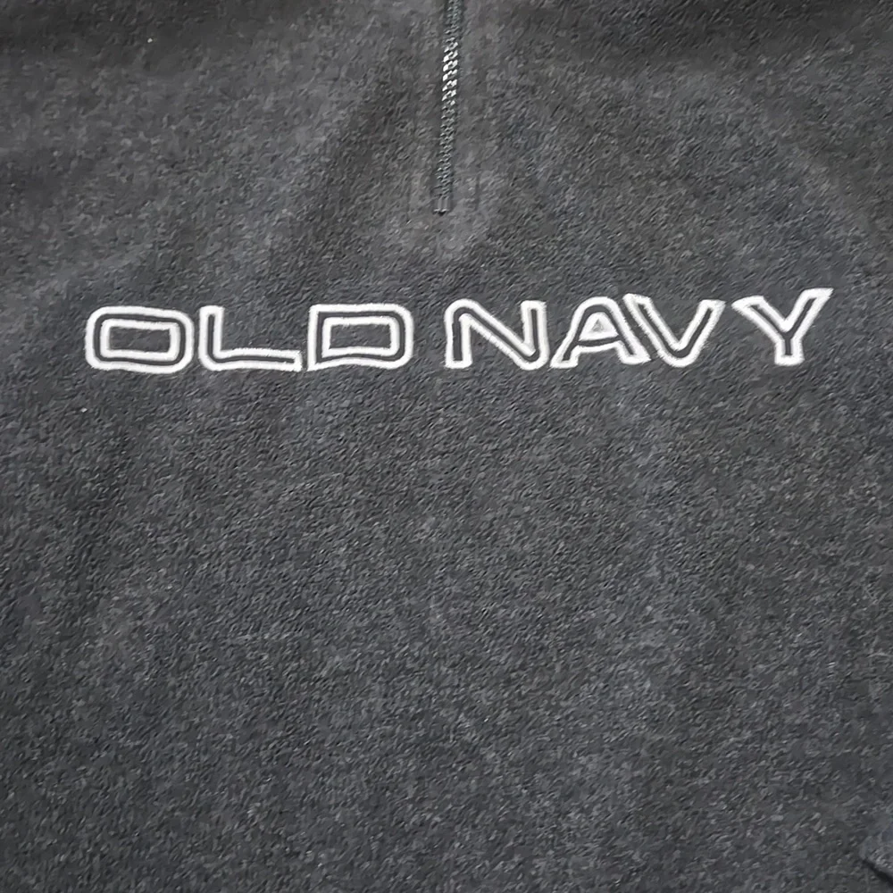 BOY'S OLD NAVY PULLOVER